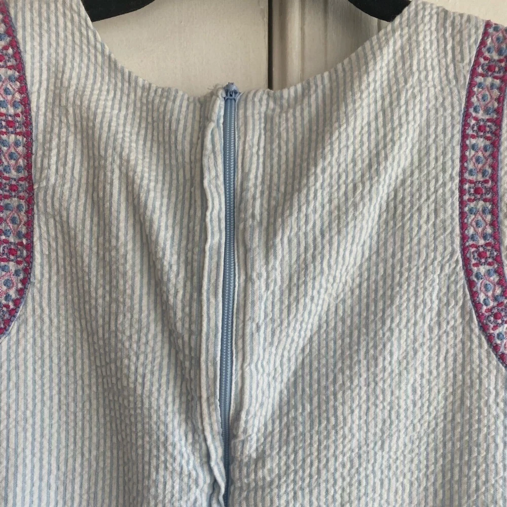Vineyard Vines girls size 10 seersucker blue & white striped shift dress